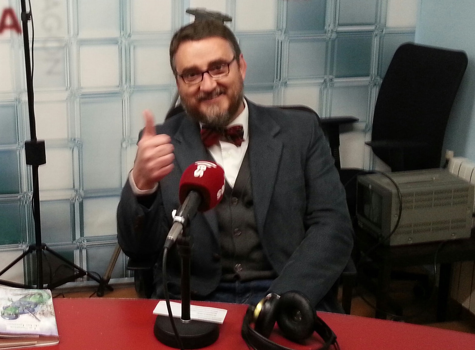 Pablo Sebastiá Tirado en Es Radio celebrando el Dia Mundial de la Radio.